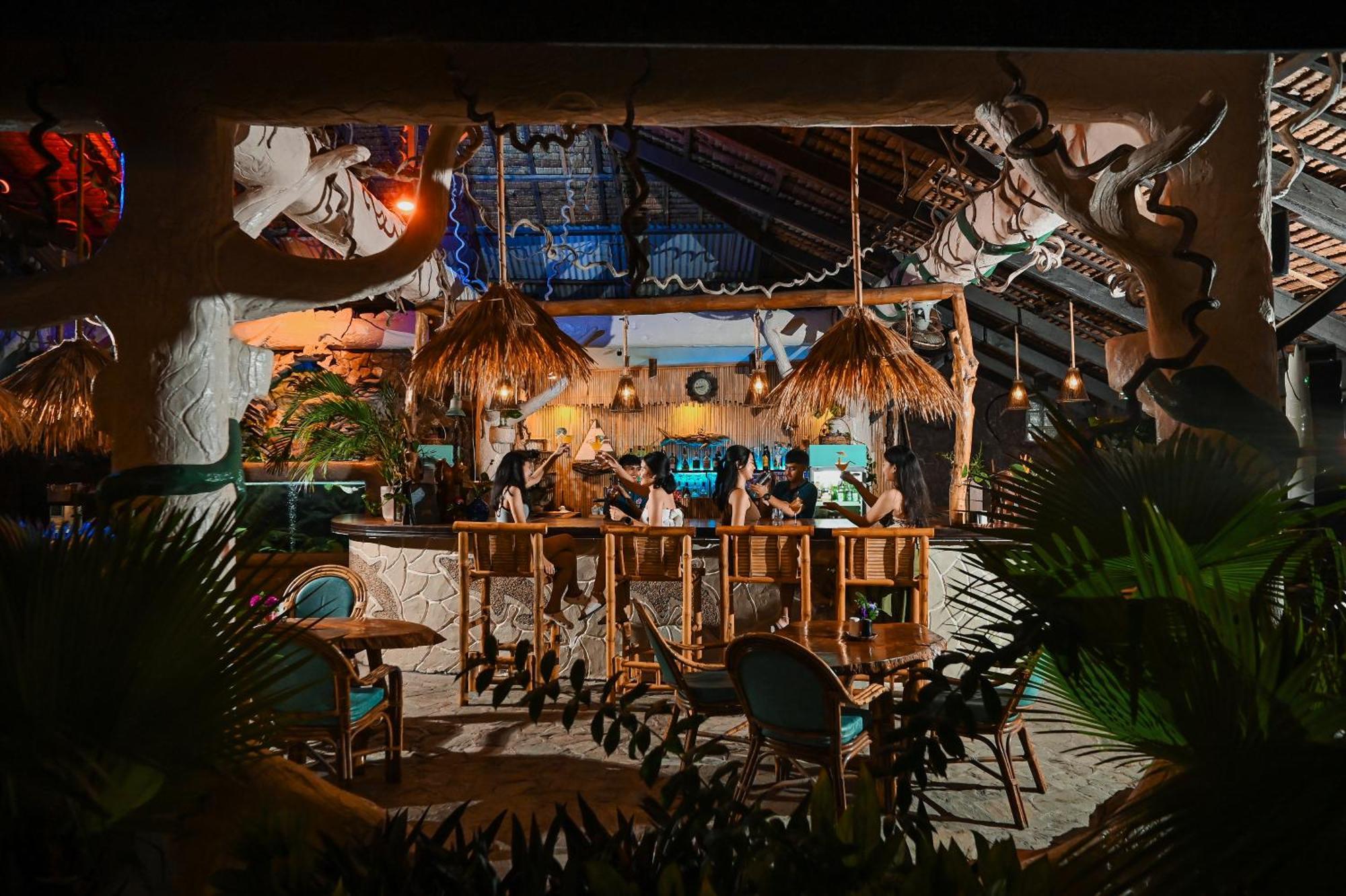 פוארטו גאלרה Garden Of Eden Dive Resort מראה חיצוני תמונה