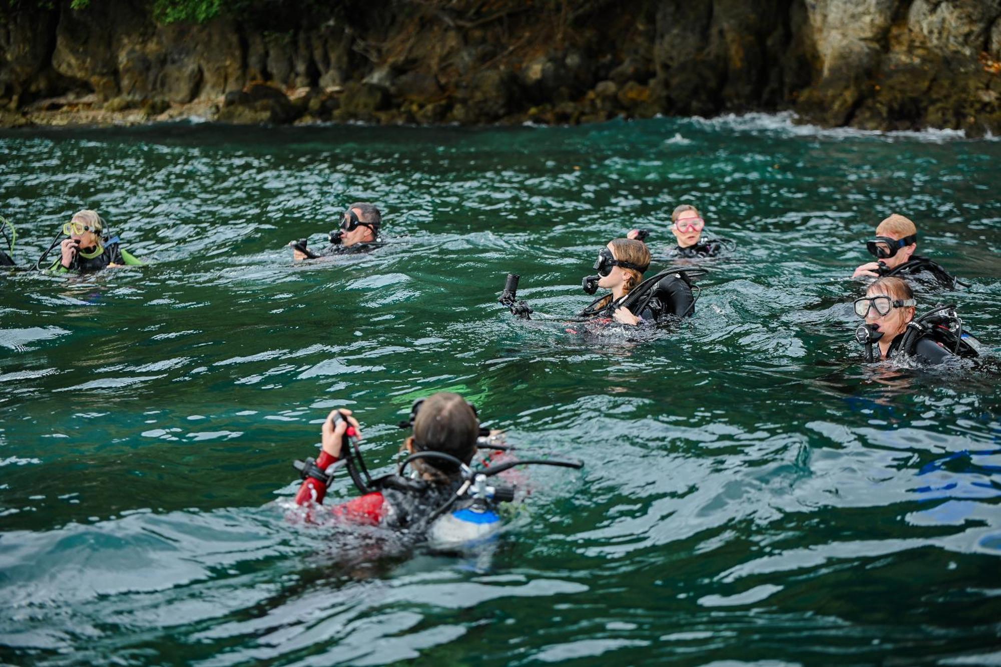 פוארטו גאלרה Garden Of Eden Dive Resort מראה חיצוני תמונה