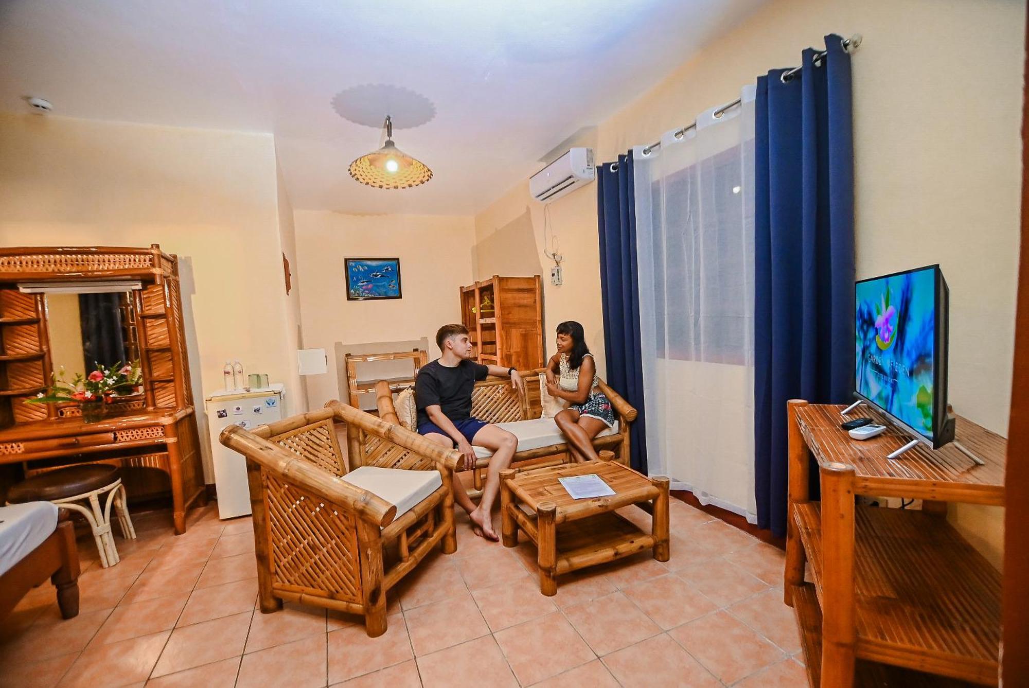 פוארטו גאלרה Garden Of Eden Dive Resort מראה חיצוני תמונה