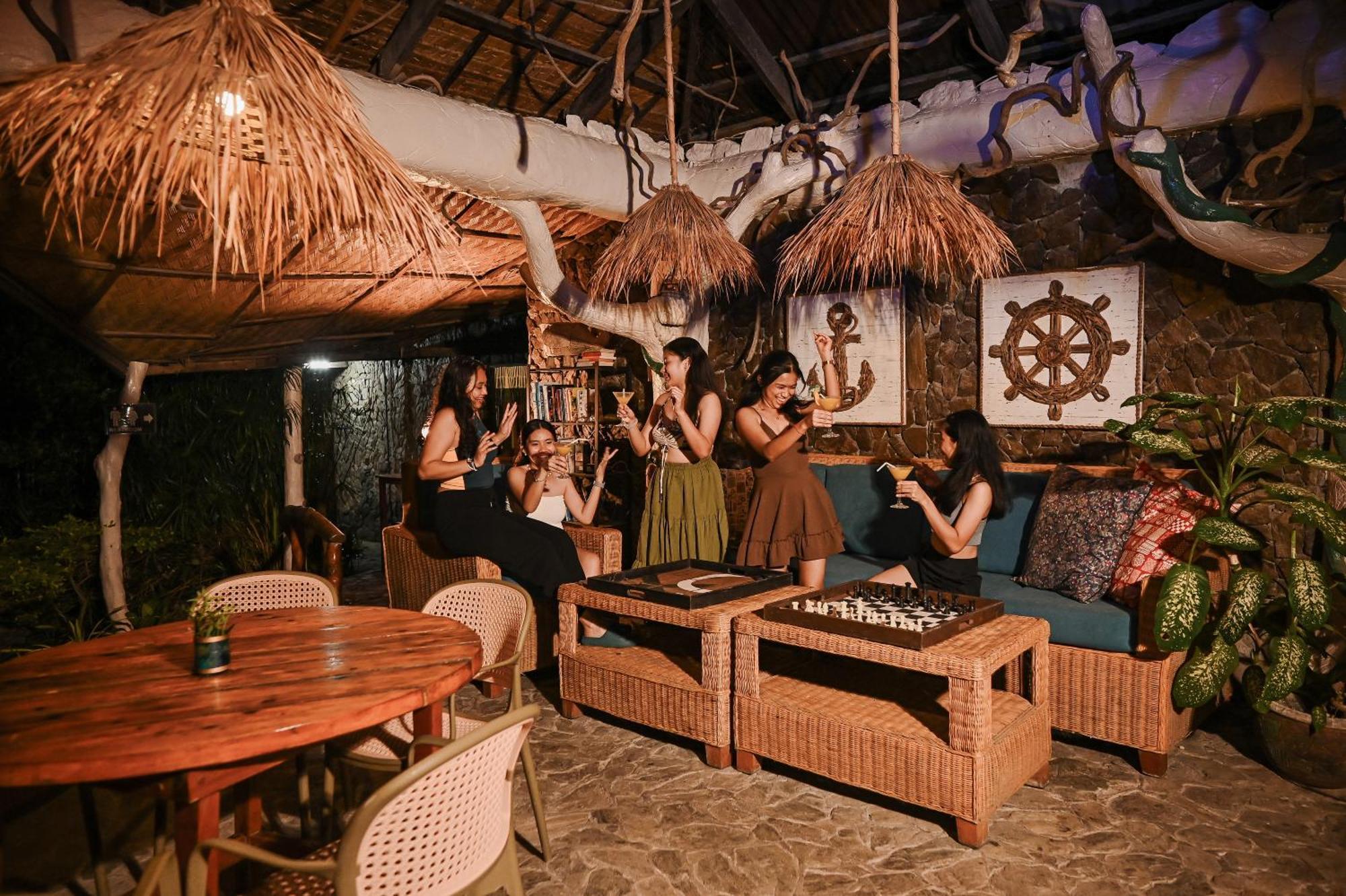 פוארטו גאלרה Garden Of Eden Dive Resort מראה חיצוני תמונה